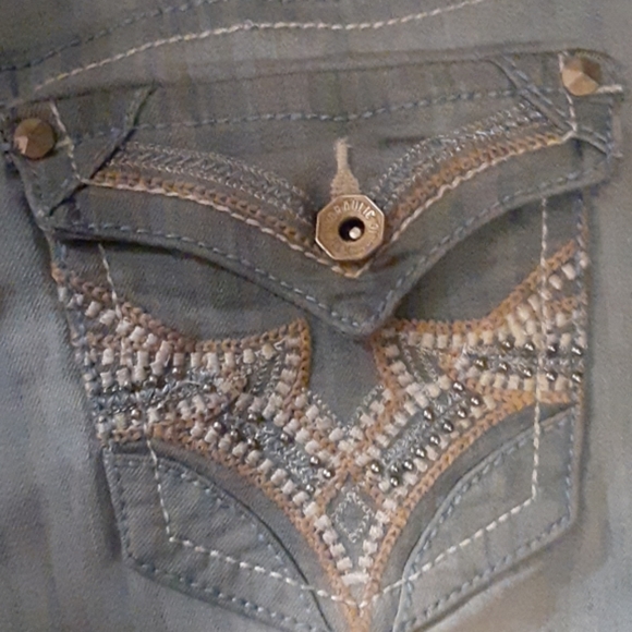 Shorts - Picture 4 of 8